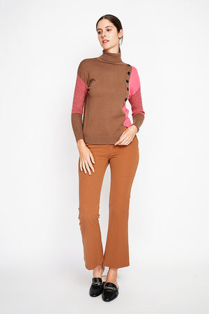 Two-tone high neck sweater with long sleeves