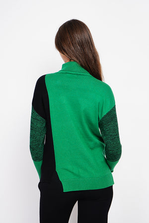 Two-tone high neck sweater with long sleeves
