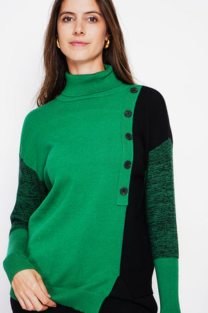 Two-tone high neck sweater with long sleeves