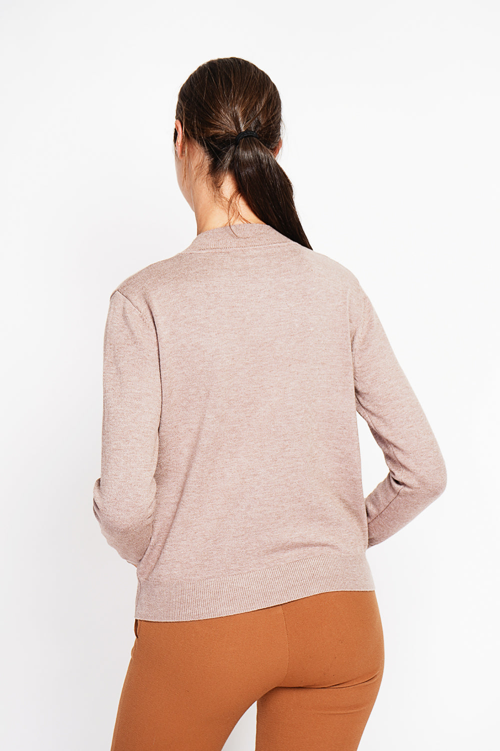 Crew neck sweater with fancy buttoning on raglan sleeves