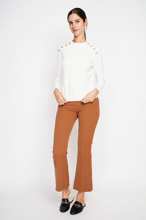 Crew neck sweater with fancy buttoning on raglan sleeves