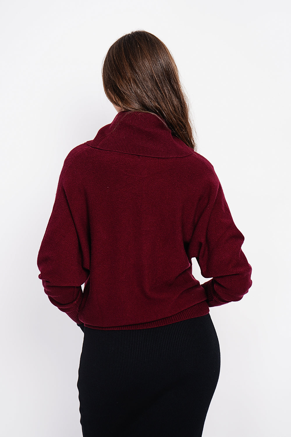 Nervous ball neck sweater with batwing sleeves