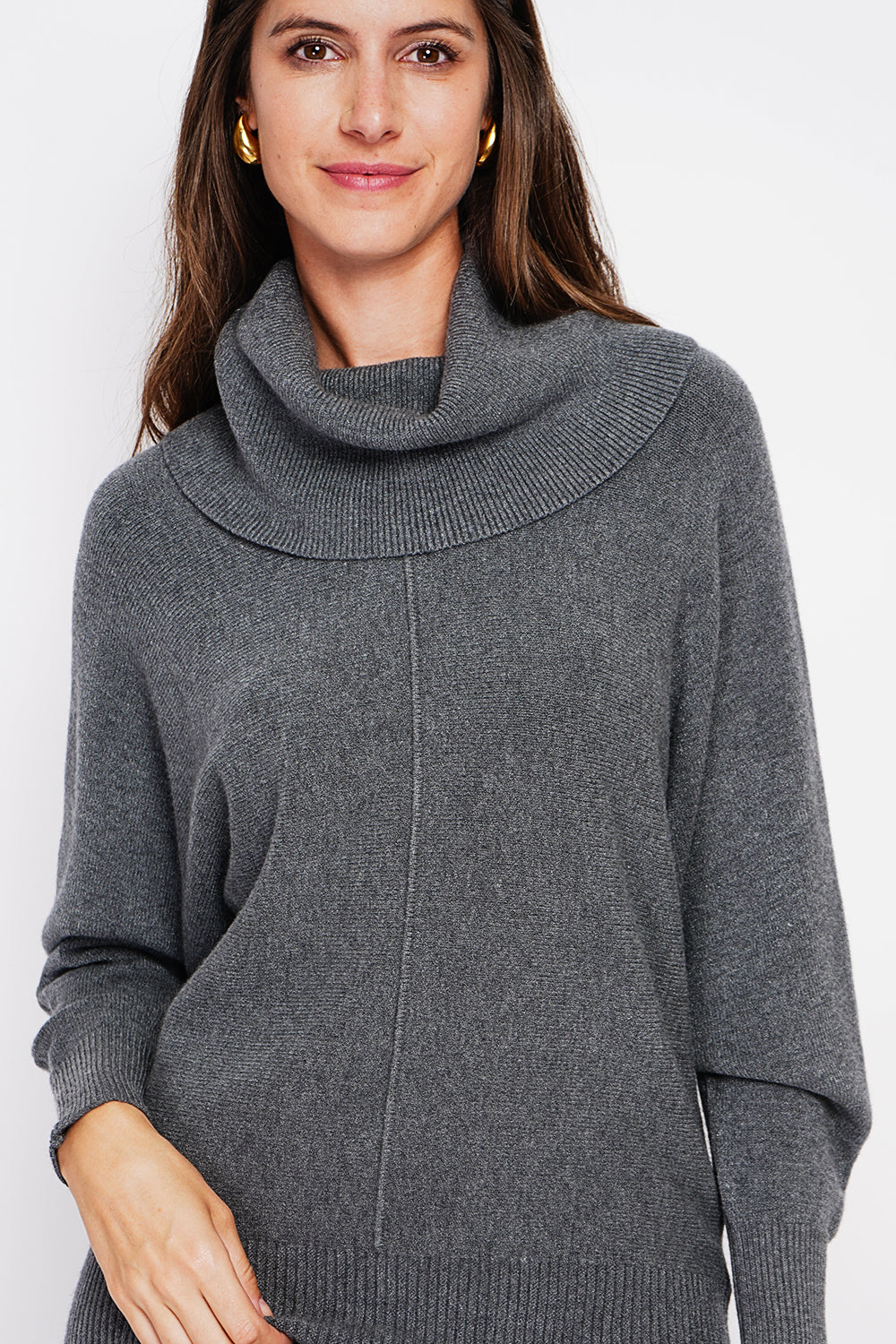 Nervous ball neck sweater with batwing sleeves
