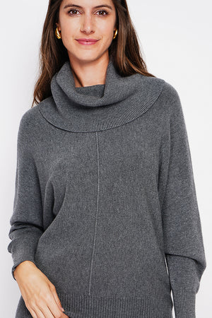 Nervous ball neck sweater with batwing sleeves