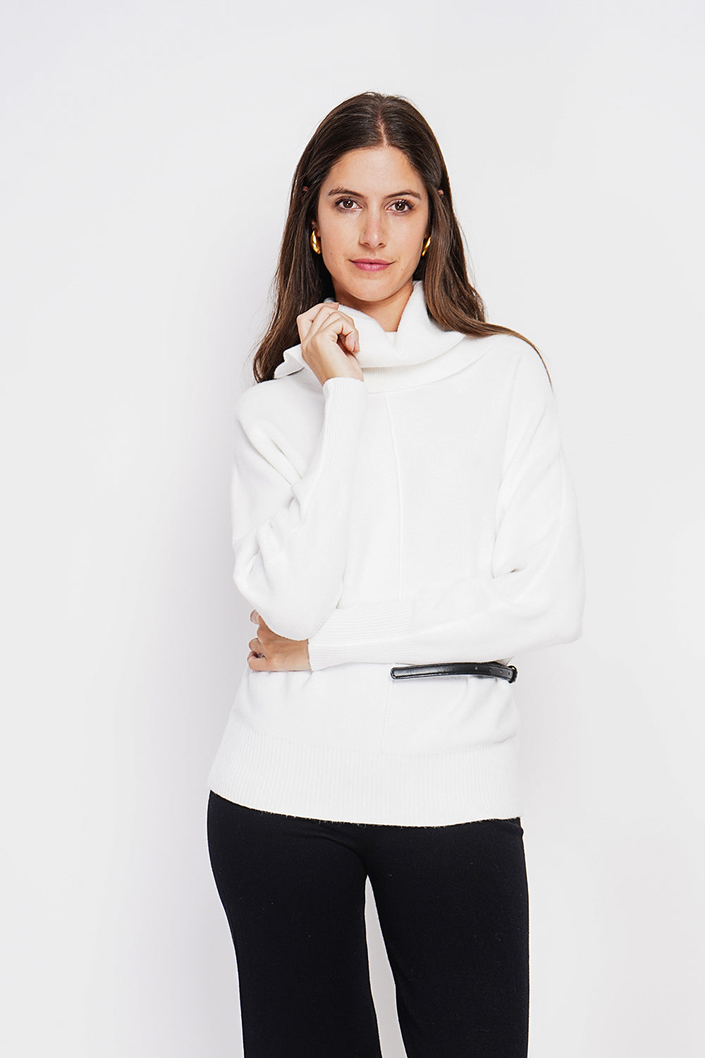Nervous ball neck sweater with batwing sleeves – Off white – Assuili