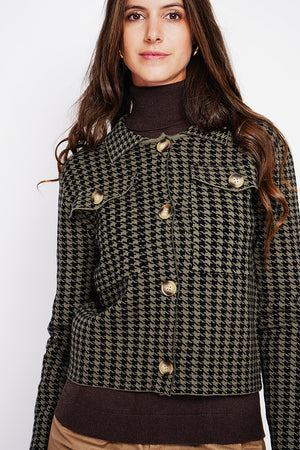Houndstooth vest with fancy buttoning, flap pockets with long sleeves