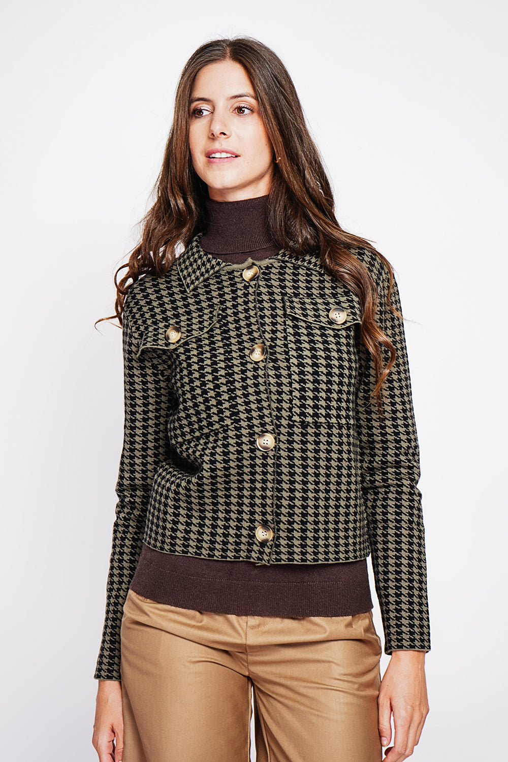 Houndstooth vest with fancy buttoning, flap pockets with long sleeves