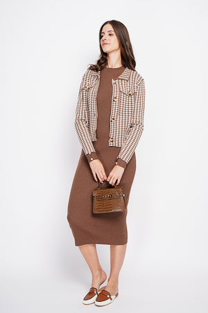 Houndstooth vest with fancy buttoning, flap pockets with long sleeves