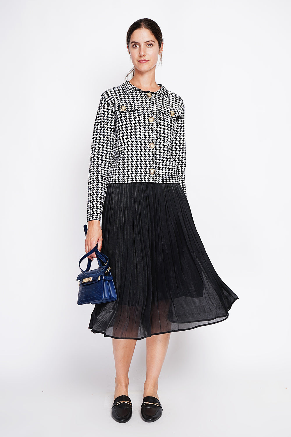 Houndstooth vest with fancy buttoning, flap pockets with long sleeves