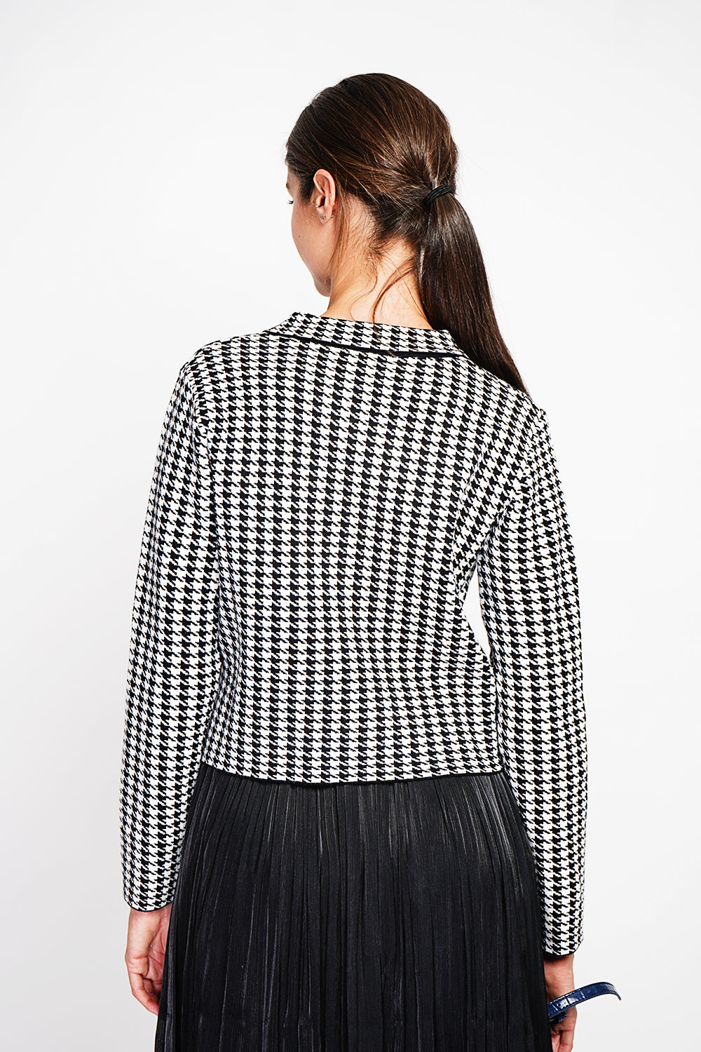 Houndstooth vest with fancy buttoning, flap pockets with long sleeves