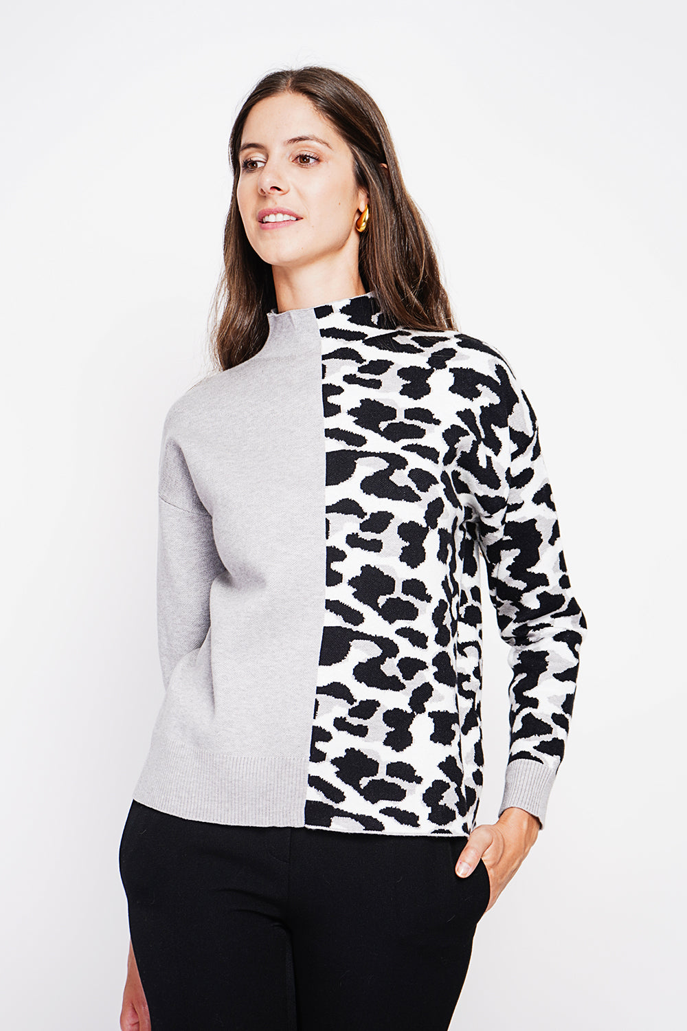Pull col roulé léopard oversize – Gris clair – Assuili