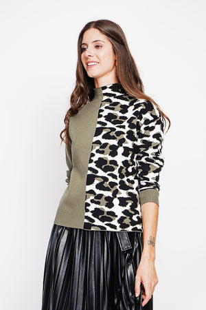 Leopard turtleneck sweater Oversized fit with long sleeves
