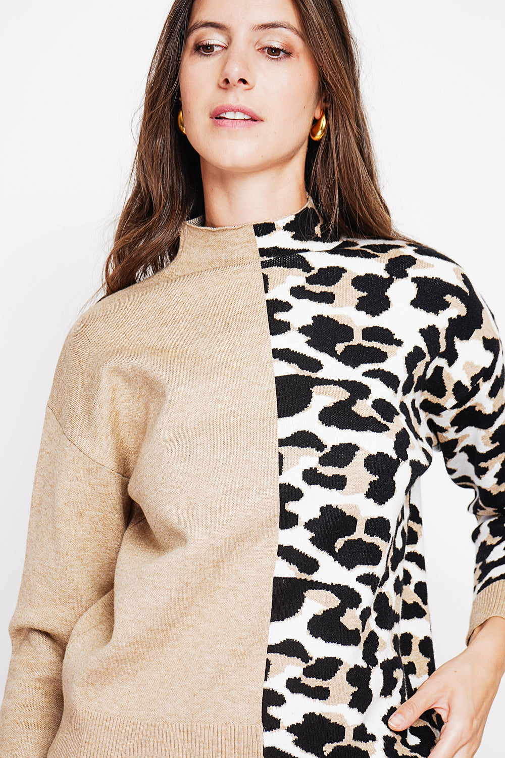 Pull col roulé léopard oversize – Nougat – Assuili