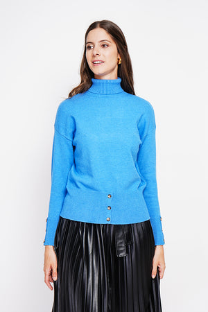 Turtleneck sweater with low front buttoned and long sleeves
