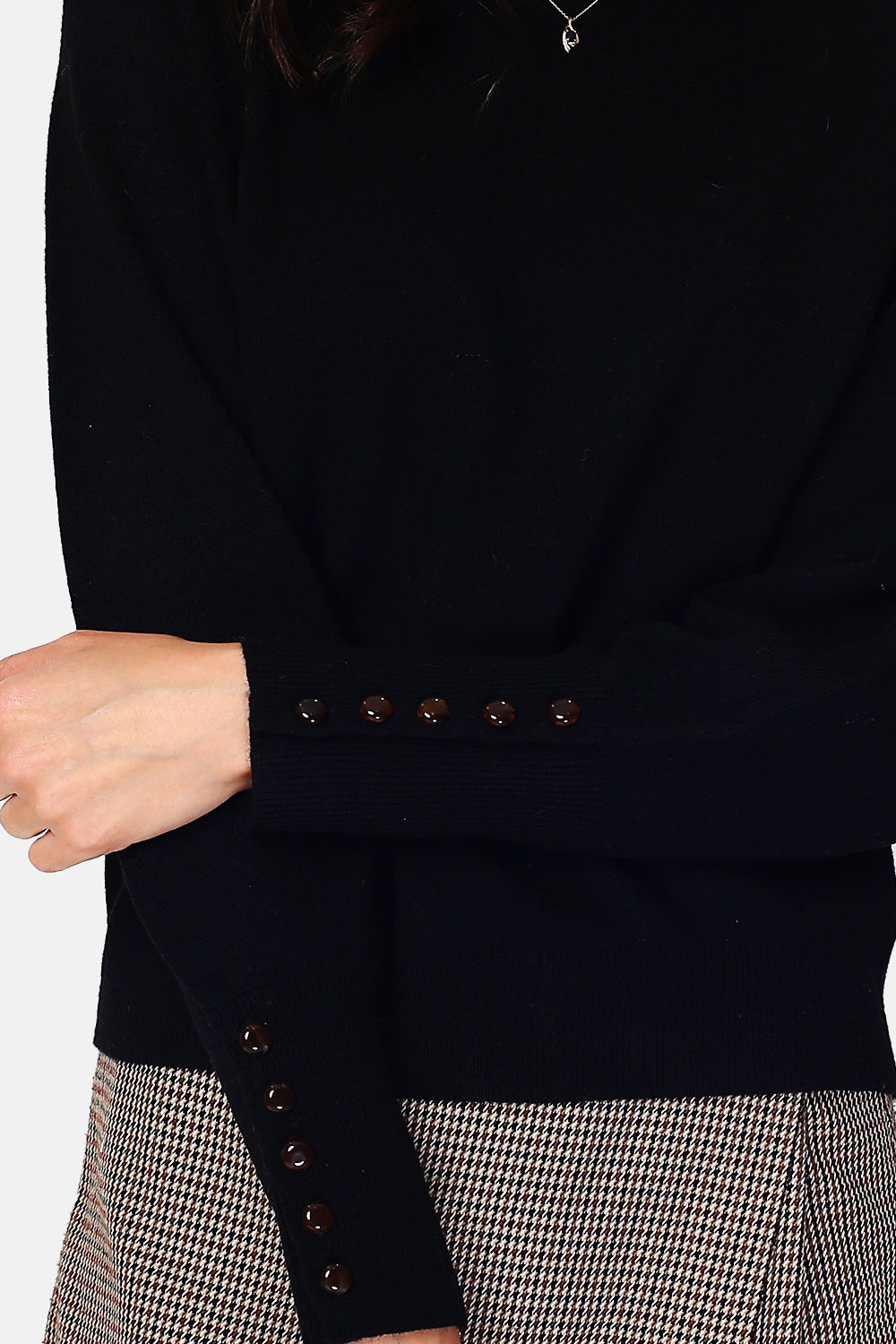Pull large col rond manches ballon – Noir – Assuili