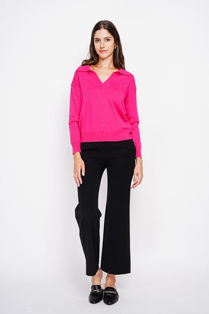 V-neck polo sweater Ribbed edges Oversized fit with long sleeves
