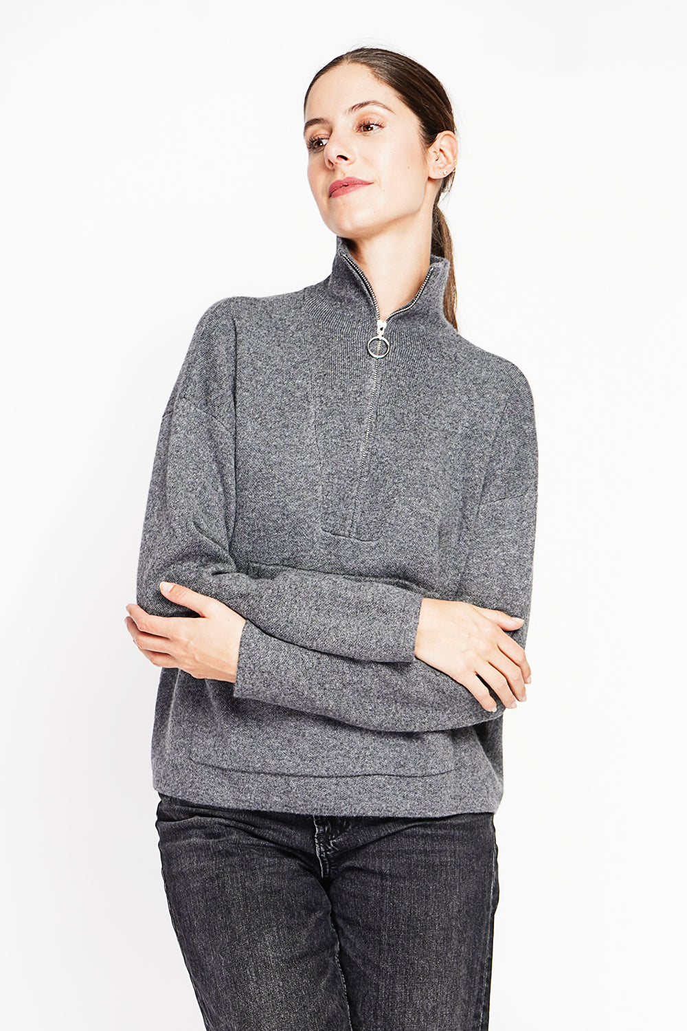 Pull col montant zippé oversize à poche – Gris foncé – Assuili