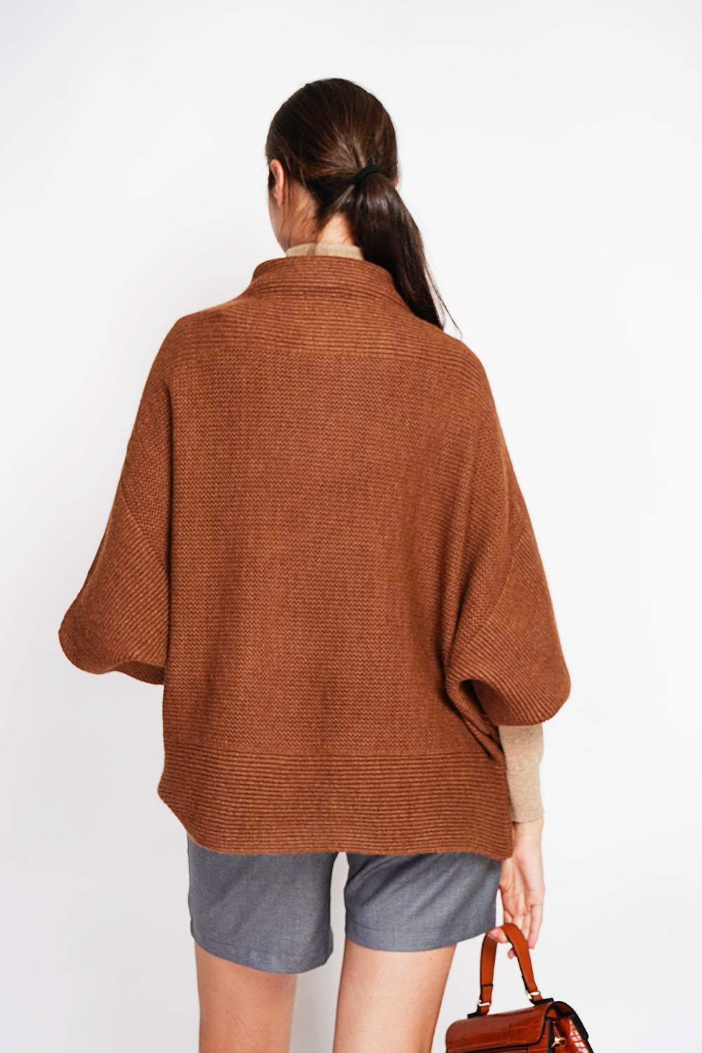 Long sleeve fancy knit turtleneck poncho sweater – Brown – Assuili