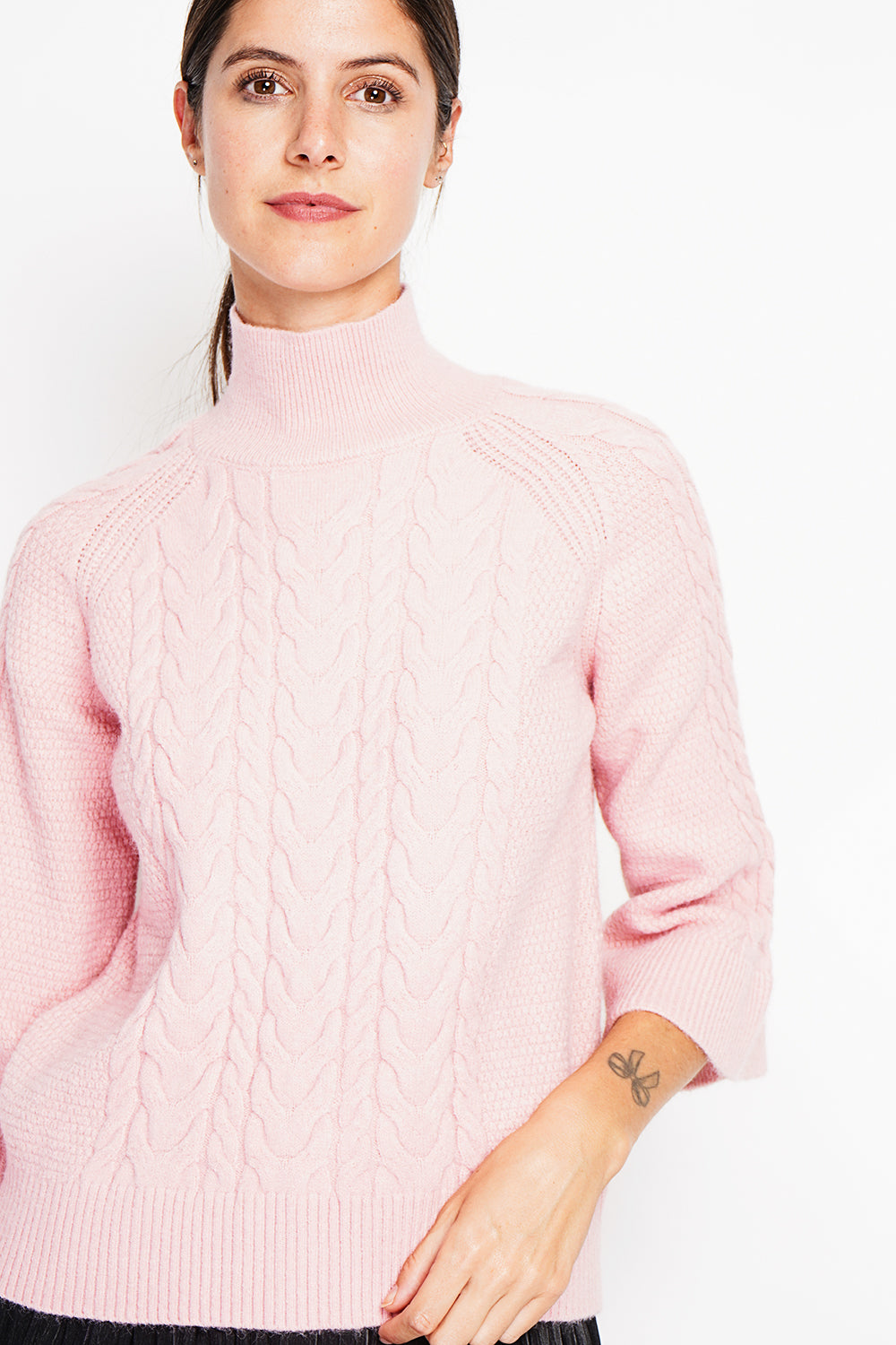 Pull col montant torsadé manches mousquetaire – Vieux rose – Assuili