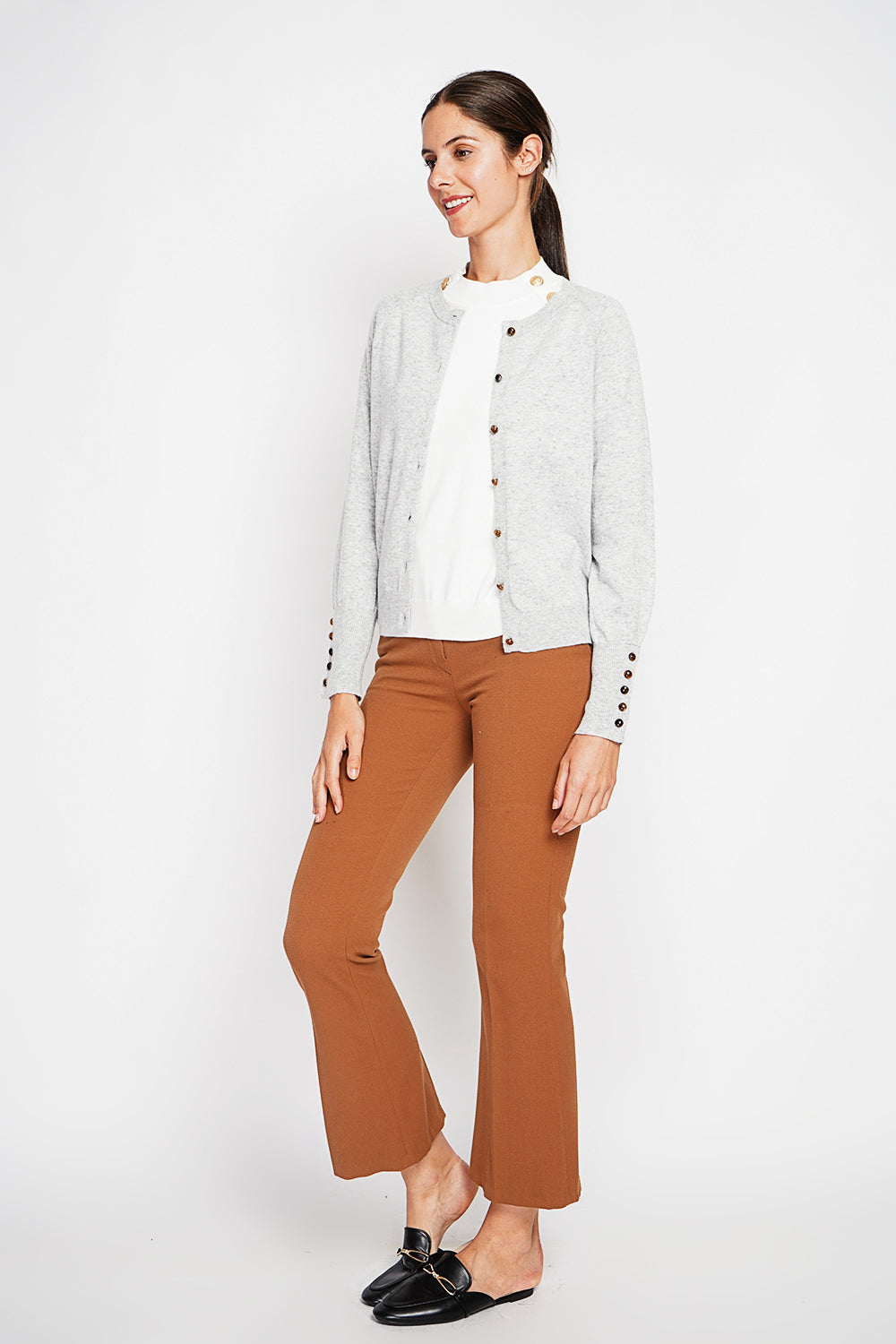 Crew neck oversized cut vest with button placket at the bottom of the long sleeves – Light gray – Assuili
