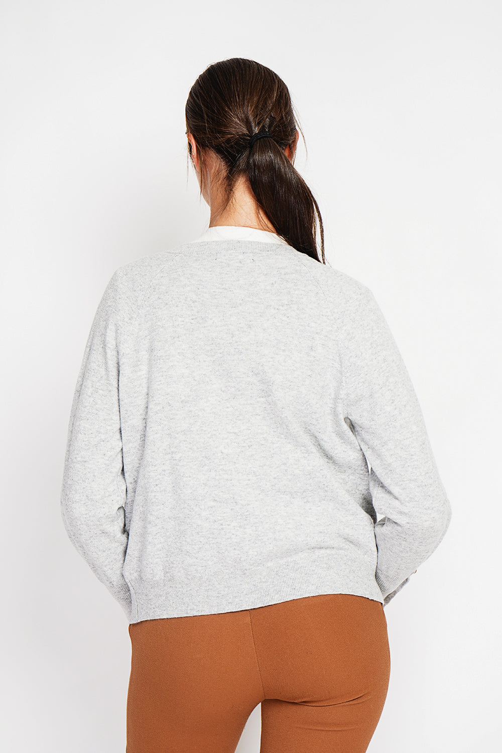 Crew neck oversized cut vest with button placket at the bottom of the long sleeves – Light gray – Assuili
