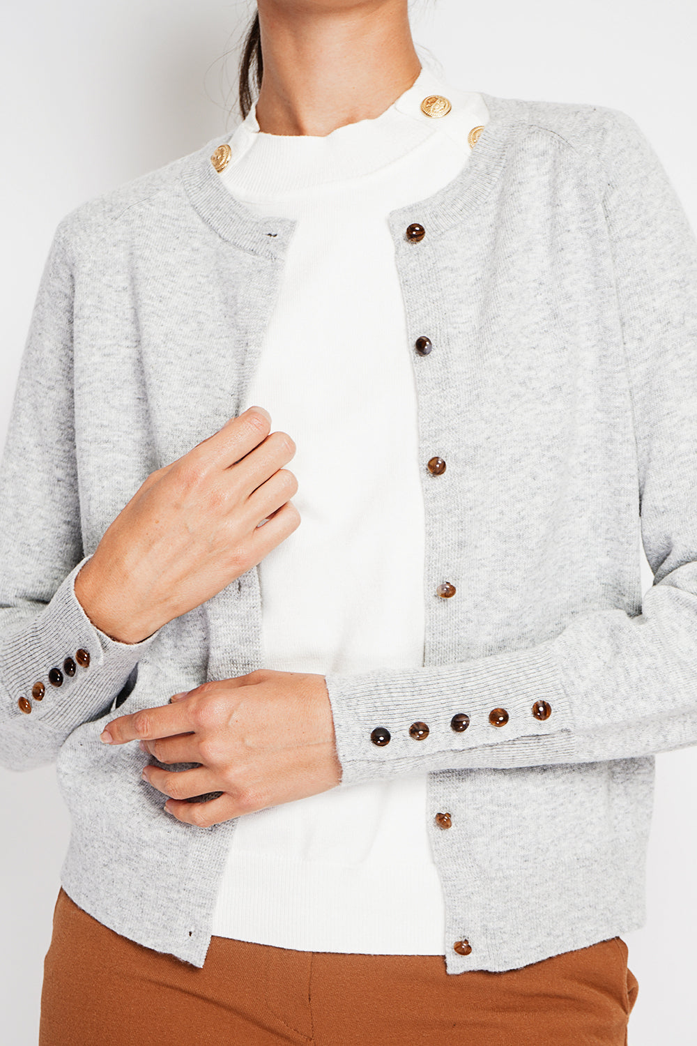 Crew neck oversized cut vest with button placket at the bottom of the long sleeves – Light gray – Assuili