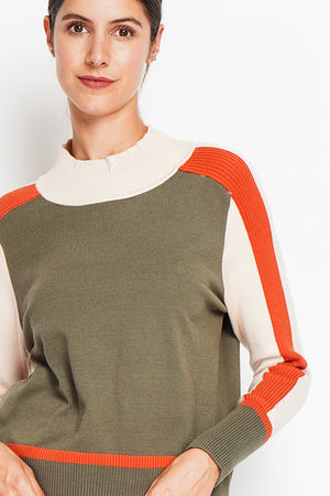 Oversized tri-color high neck sweater with long sleeves