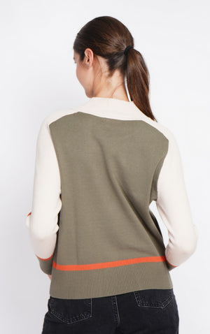 Oversized tri-color high neck sweater with long sleeves