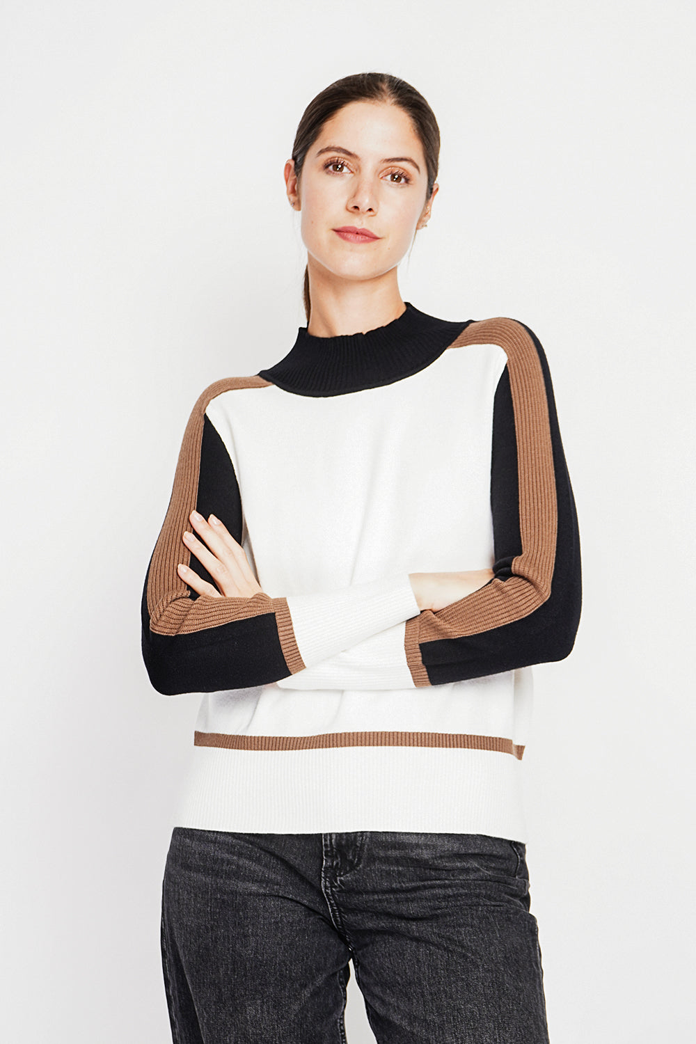 Oversized tri-color high neck sweater with long sleeves