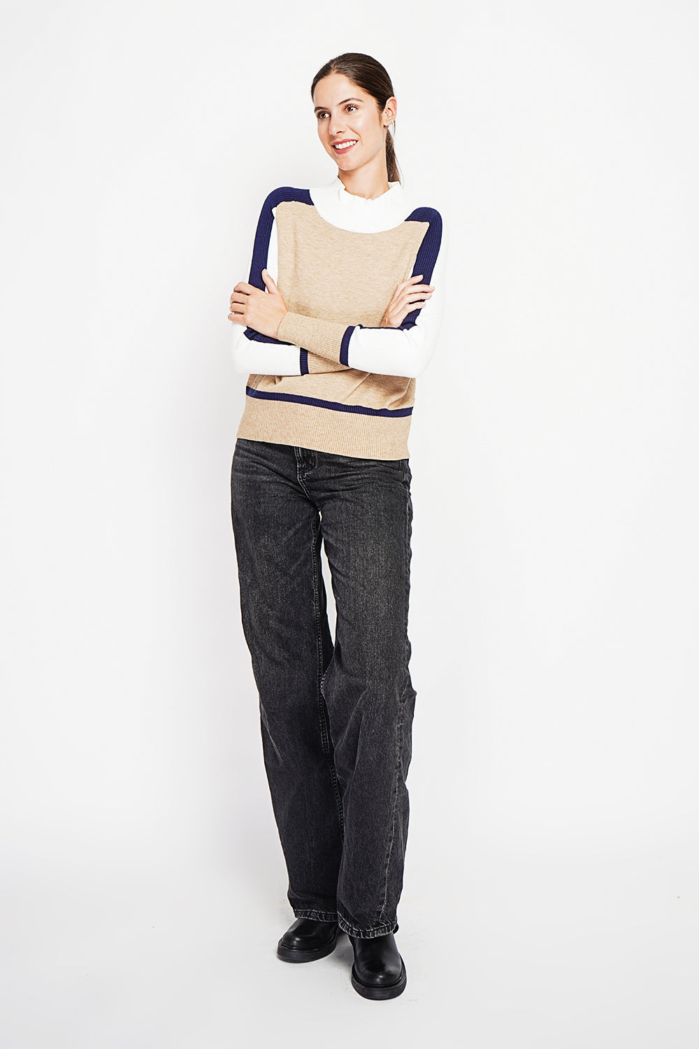 Oversized tri-color high neck sweater with long sleeves