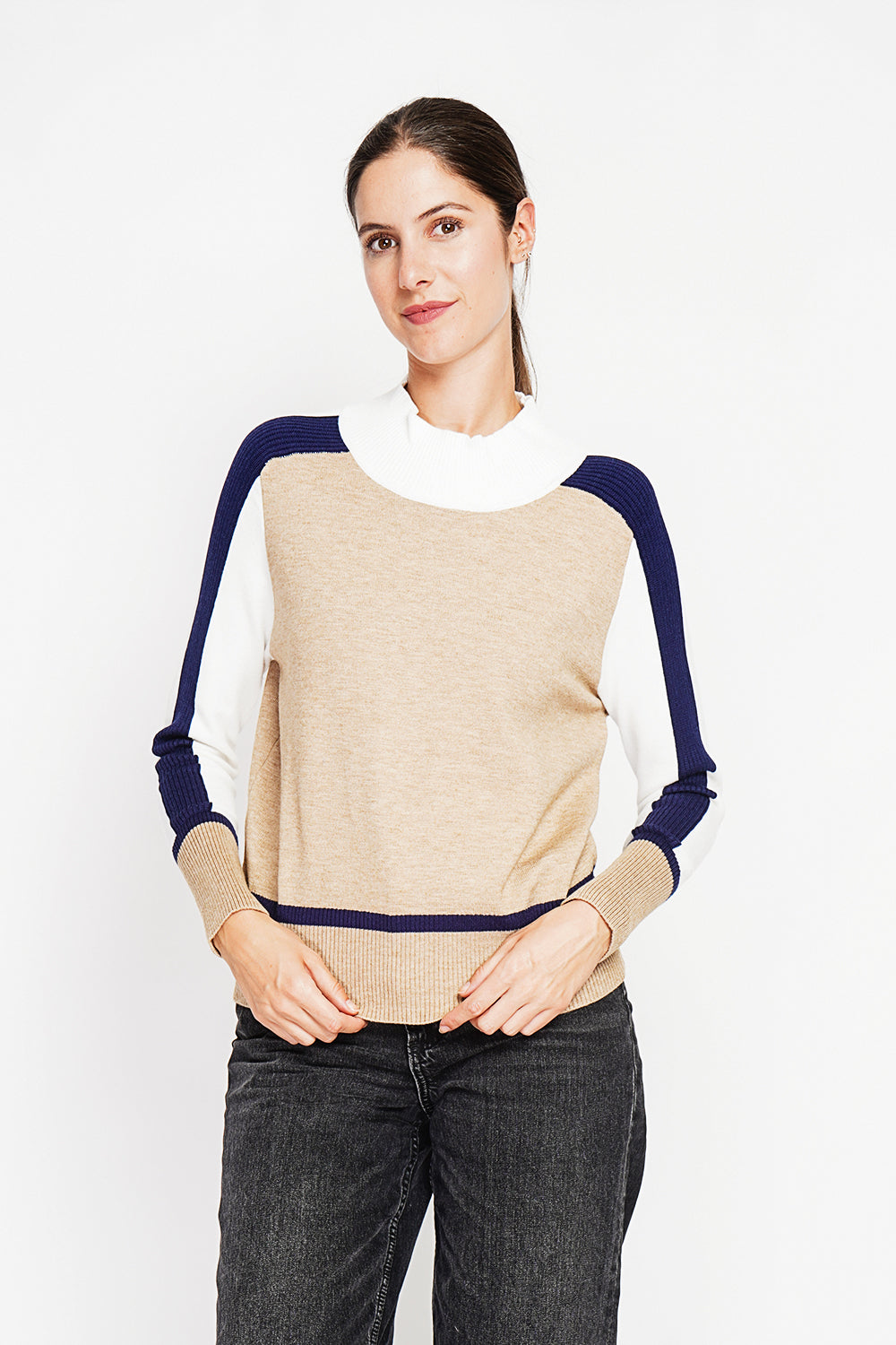 Oversized tri-color high neck sweater with long sleeves – Nougat – Assuili