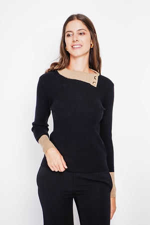 High neck sweater with buttons on the collar and long sleeves