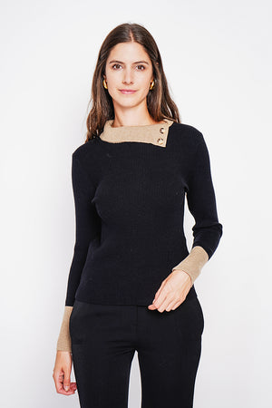 High neck sweater with buttons on the collar and long sleeves