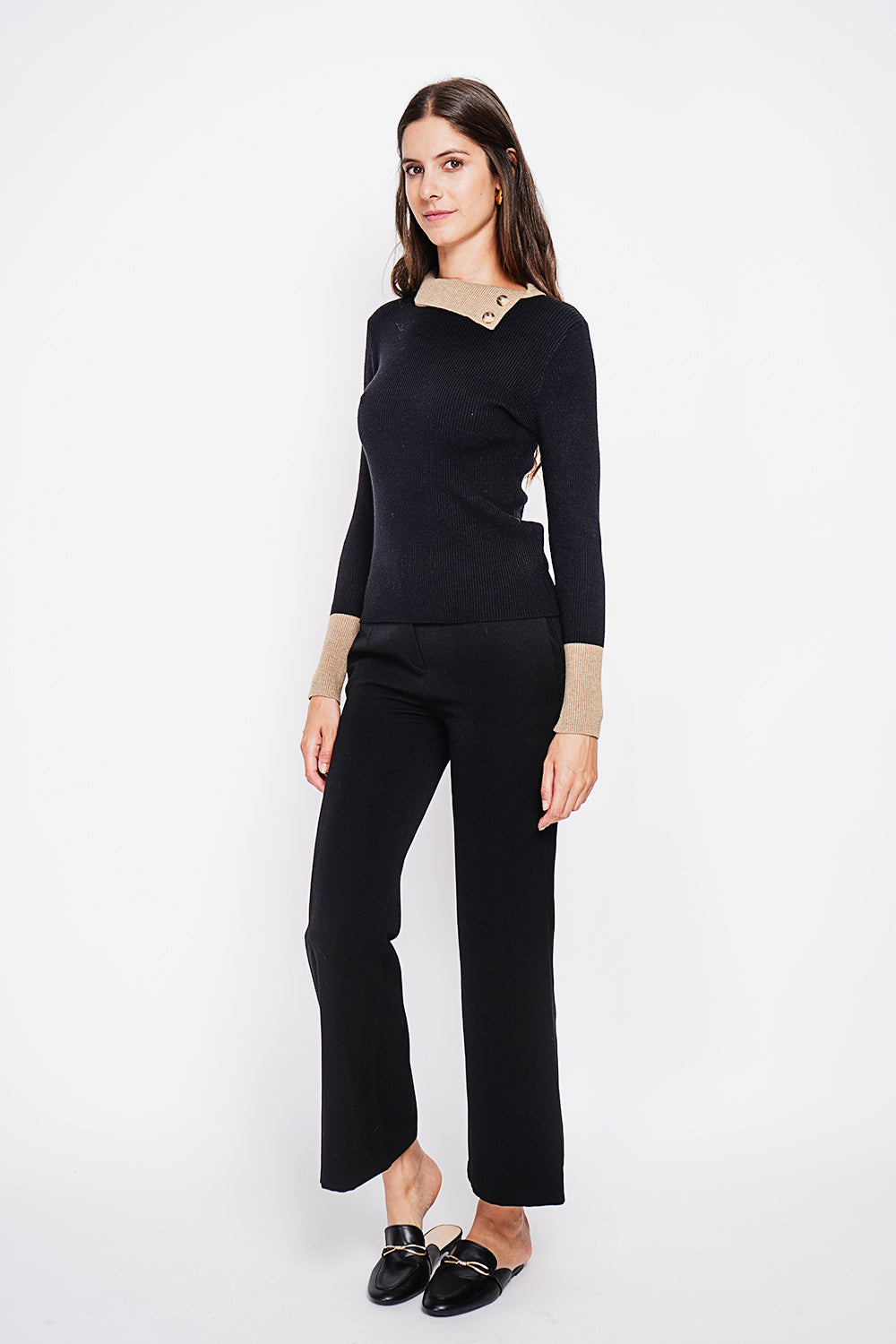 High neck sweater with buttons on the collar and long sleeves