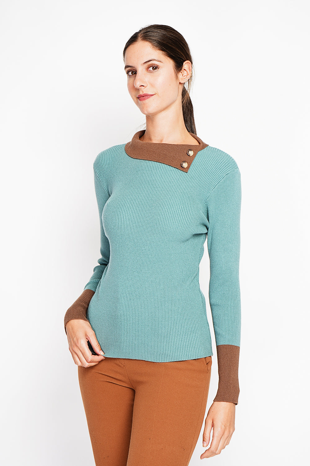 High neck sweater with buttons on the collar and long sleeves