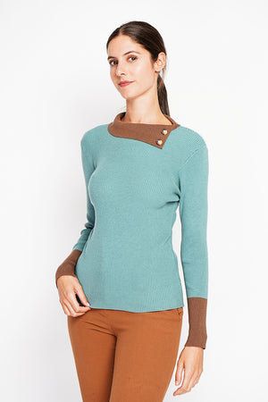 High neck sweater with buttons on the collar and long sleeves
