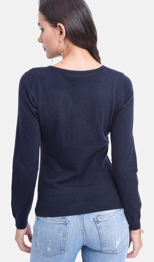 Classic V-neck sweater knitted in 2 threads with long sleeves
