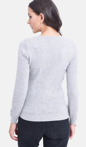 Classic V-neck sweater knitted in 2 threads with long sleeves