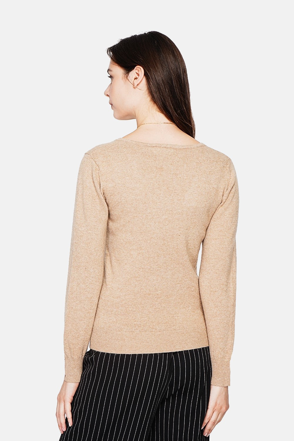Classic V-neck sweater knitted in 2 threads with long sleeves