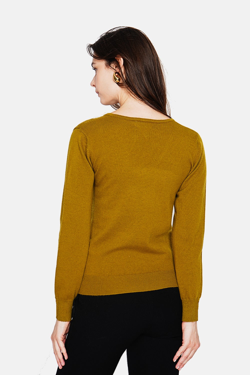 Classic V-neck sweater knitted in 2 threads with long sleeves