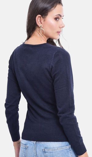Classic round neck sweater knitted in 2 threads with long sleeves