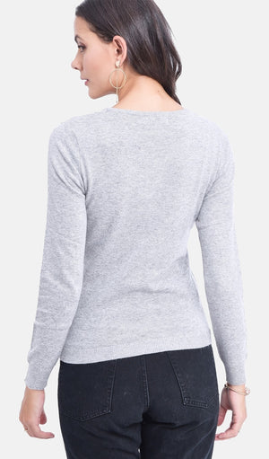 Classic round neck sweater knitted in 2 threads with long sleeves