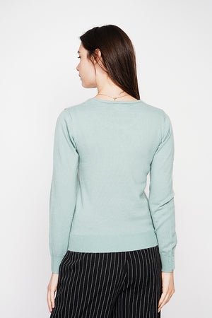 Classic round neck sweater knitted in 2 threads with long sleeves