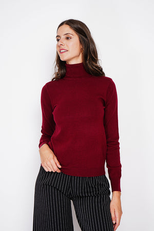 Classic turtleneck sweater knitted in 2 threads with long sleeves