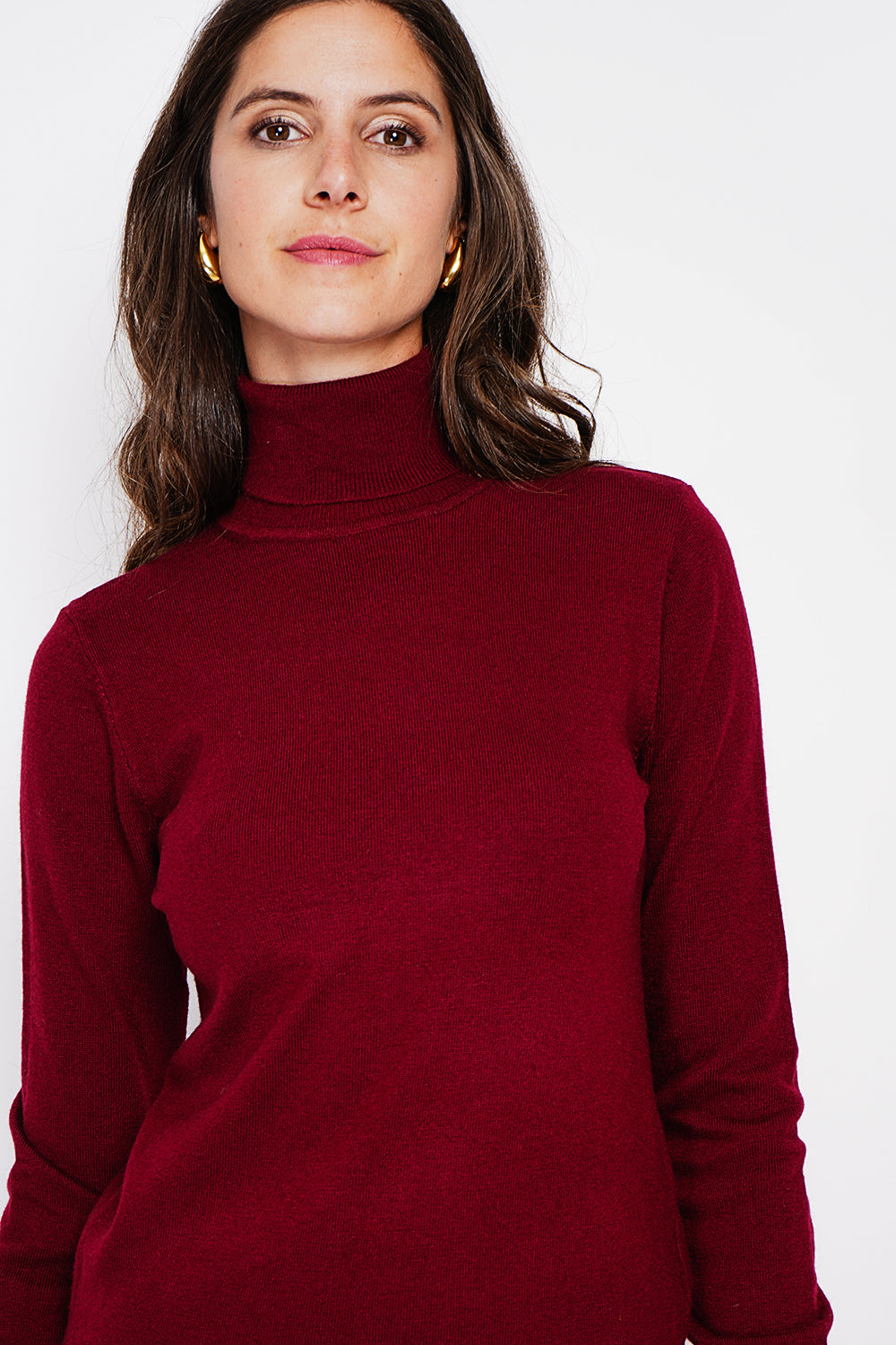 Classic turtleneck sweater knitted in 2 threads with long sleeves