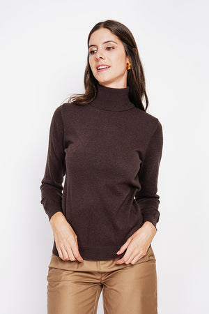 Classic turtleneck sweater knitted in 2 threads with long sleeves