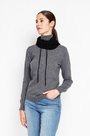 Classic turtleneck sweater knitted in 2 threads with long sleeves