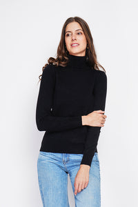 Classic turtleneck sweater knitted in 2 threads with long sleeves