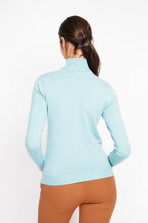 Classic turtleneck sweater knitted in 2 threads with long sleeves
