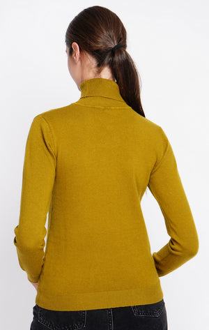 Classic turtleneck sweater knitted in 2 threads with long sleeves